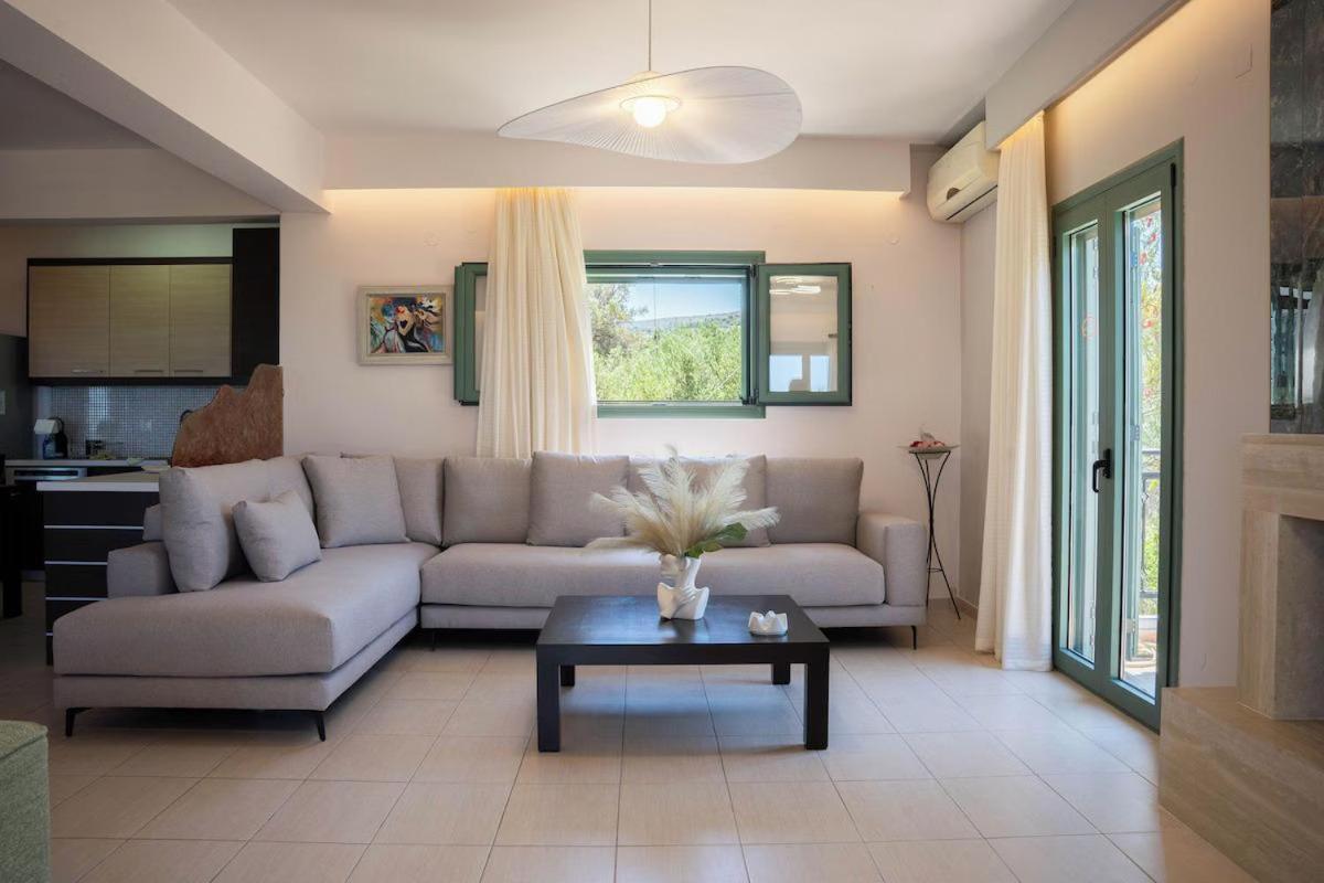 Villa Kyveli Loutra Esterno foto
